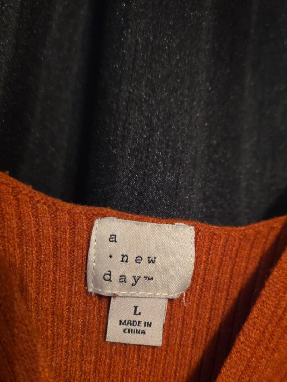 🟠Rust Ribbed V-Neck Knit Tank Top - Picture 2 of 3